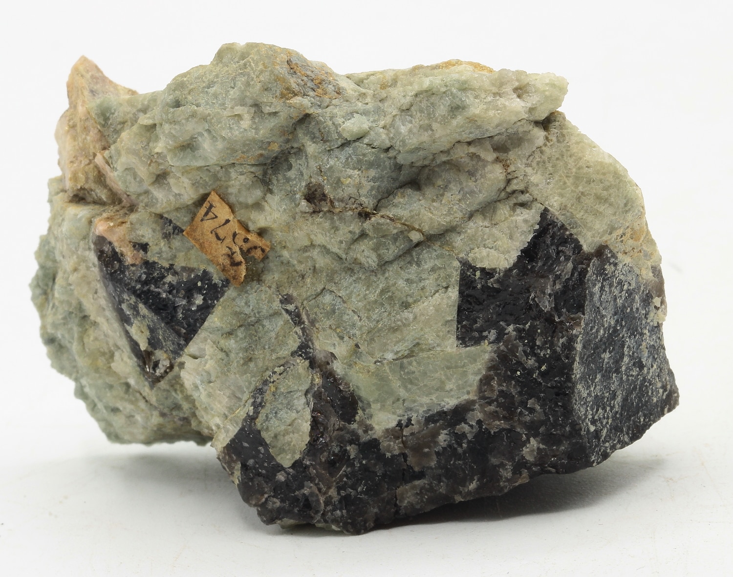 Apatite, Mas-Barbu, Bessines-sur-Gartempe, Haute-Vienne. 