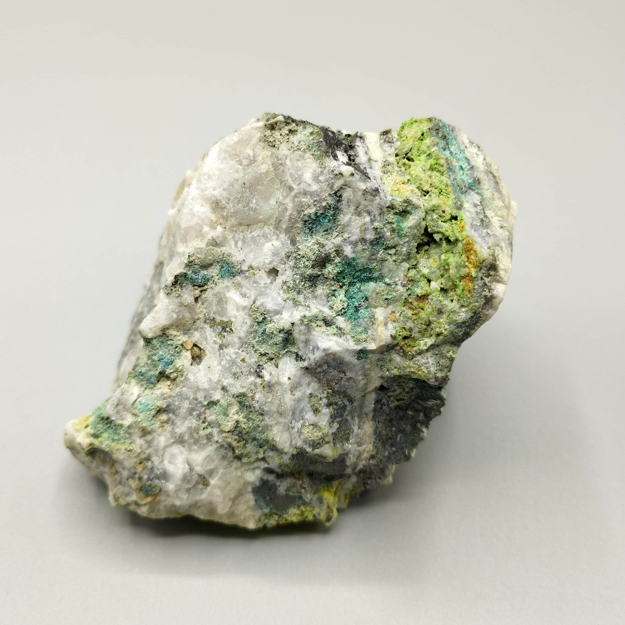 Bayldonite, Mimétite, Malachite...La Verrière, Les Ardillats, Rhône.