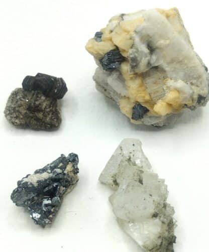 Hématite et Adulaire, Saint Gothard, Suisse.