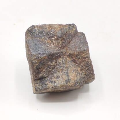 Staurotide (Staurolite) maclé, Baud, Morbihan, Bretagne.