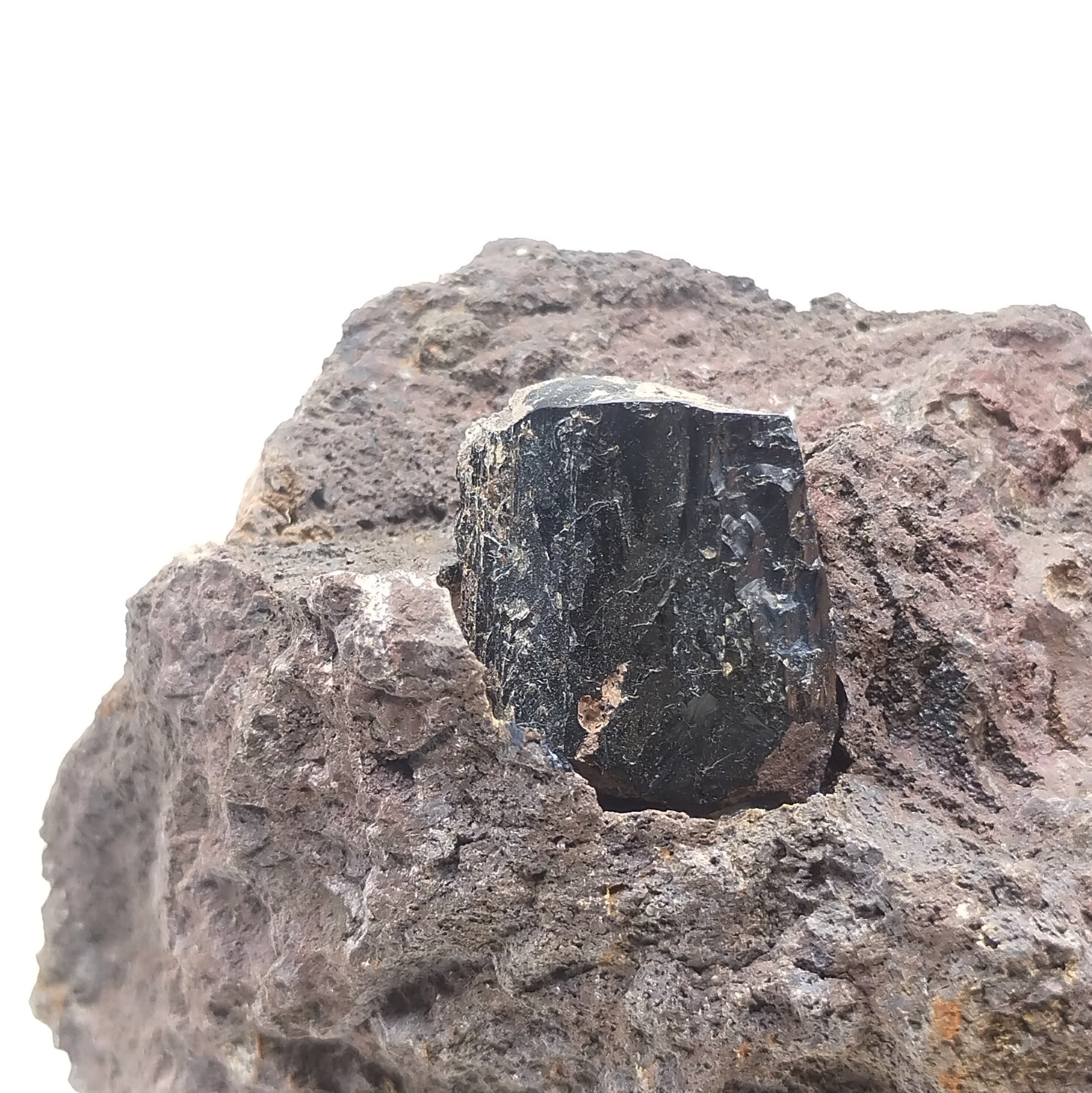 Hornblende basaltique, Puy de Corent, Puy-de-Dôme, Auvergne.