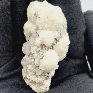 Dolomite et Calcite, Obergesteln (Obergoms), Valais, Suisse.