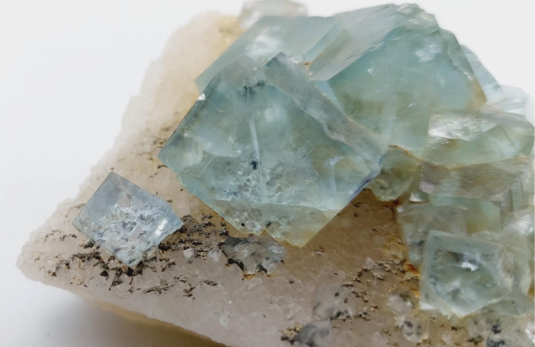 Fluorite et Quartz, Le Barlet, Marsanges, Haute-Loire.