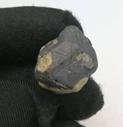 Rutile sur quartz, Kerleven, Finistère, Bretagne.