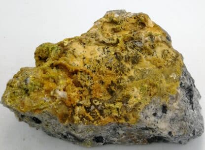 Pyromorphite, mine des Farges, Ussel, Corrèze.