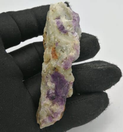 Fluorite, quartz, Pont des Bouyges, Moustier-Ventadour, Corrèze.