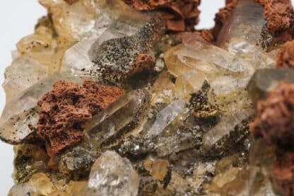 Sidérolimonite, Quartz et Anatase, Lukmanierschlucht, Grisons, Suisse.