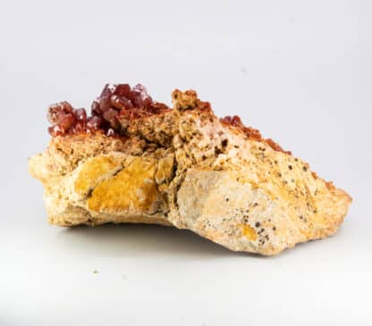 Vanadinite, Mibladen, Maroc.