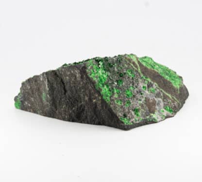 Ouvarovite, Saranovskoye, Oural, Russie.