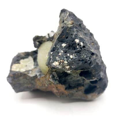 Calcite "vatérite", Curebourse, Cantal, Auvergne.
