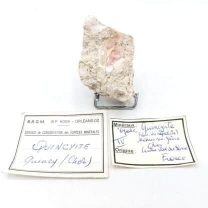Quincite (Opale) et Sépiolite, Quincy, Cher.
