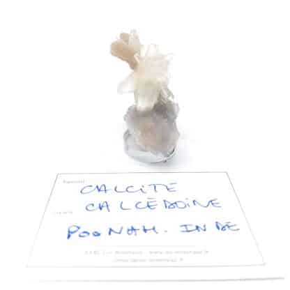 Calcite sur Calcédoine, Poonah, Inde.