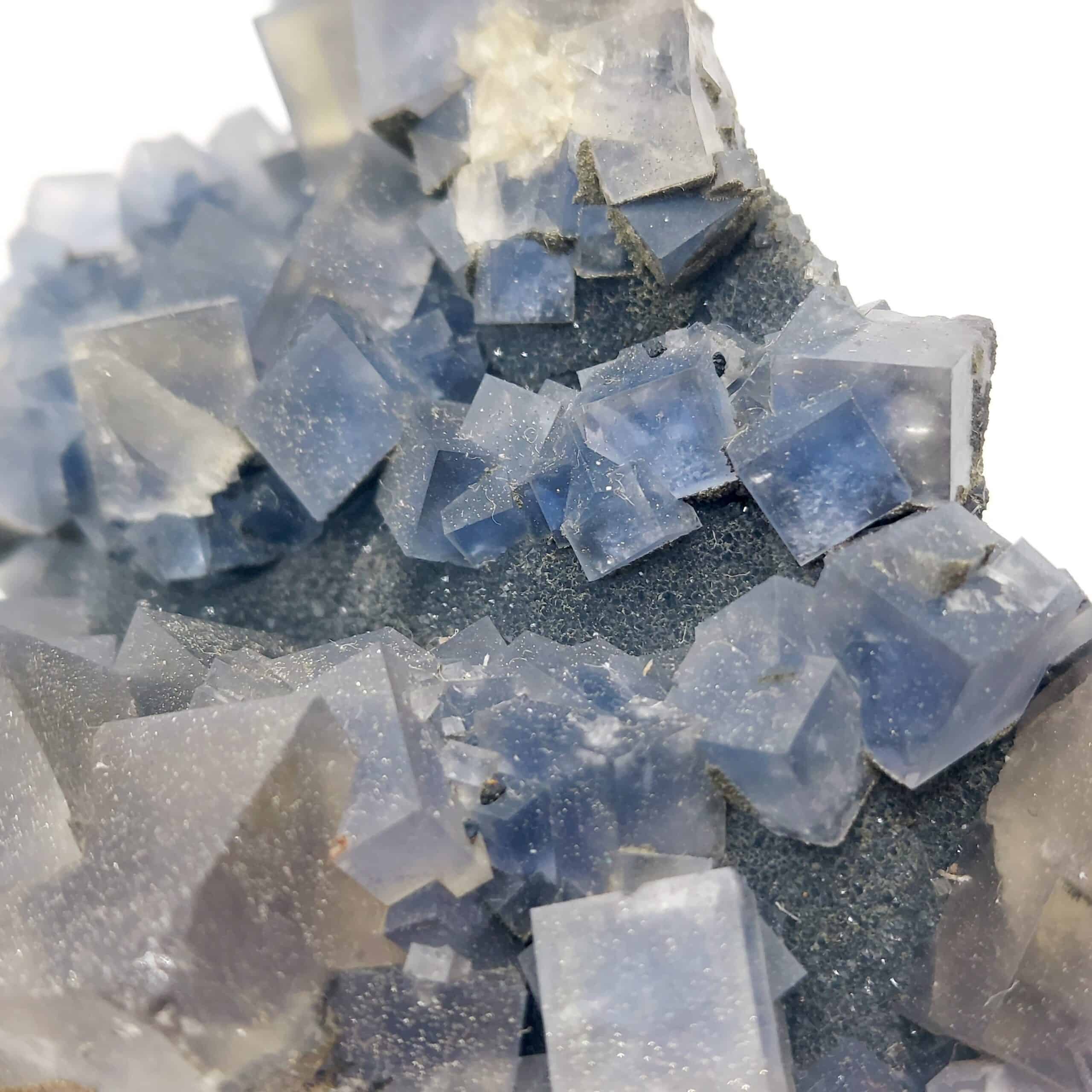 Cristaux de fluorine bleue et jaune de la mine de Montroc (Tarn).