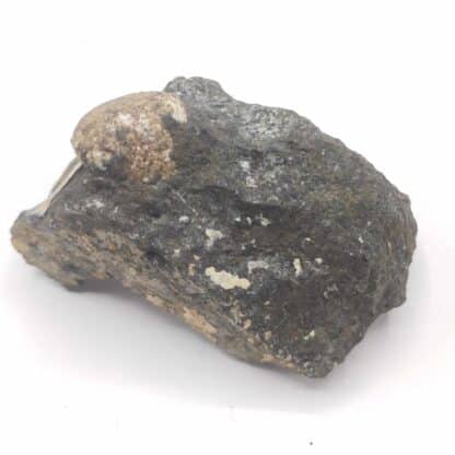 Natrolite, Puy de Marmant, Veyre-Monton, Puy-de-Dôme, Auvergne.