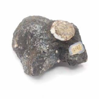 Natrolite, Puy de Marmant, Veyre-Monton, Puy-de-Dôme, Auvergne.