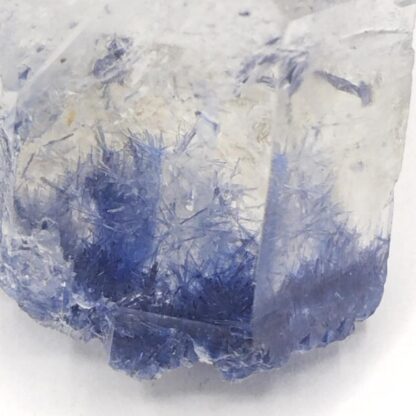Quartz inclusions de Dumortiérite, Vaca Morta, Bahia, Brésil.