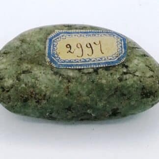 Jade, Sillimanite, galet de l'Allier, collection Fouilhoux.
