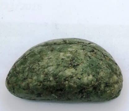 Jade, Sillimanite, galet de l'Allier, collection Fouilhoux.