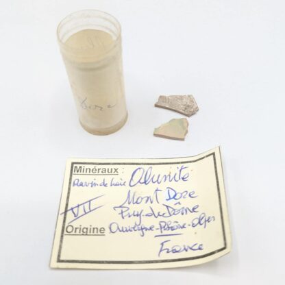 Lot de minéraux rares (Alunite, Pinite, Monite), Puy-de-Dôme, Loiret.
