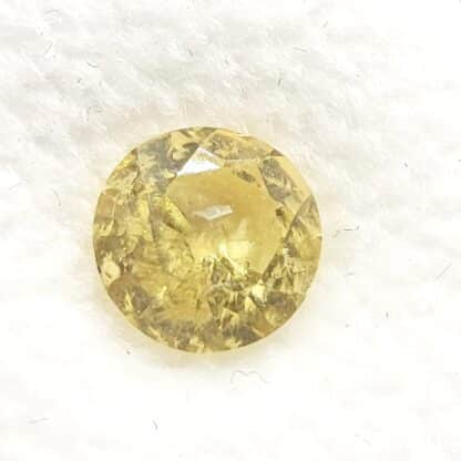 Béryl Héliodore (brut et taillé), Vénachat, Ambazac, Haute-Vienne.