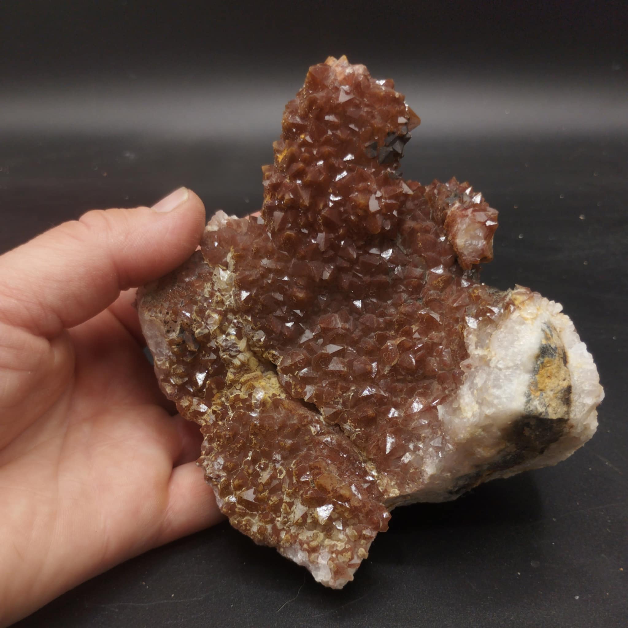 Quartz hématoïde, L’Argentolle, Saône-et-Loire, Morvan.