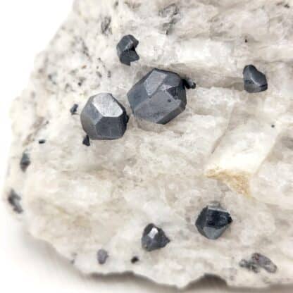 Rutile, Iragna, Tessin, Suisse.