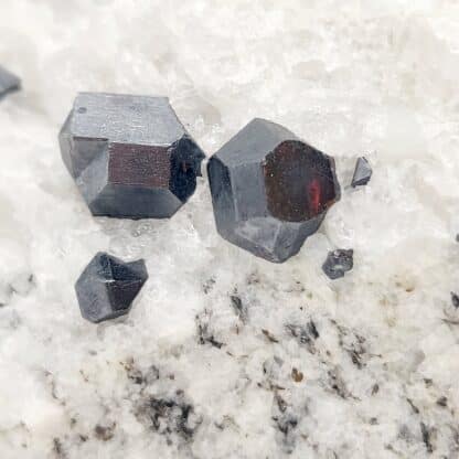 Rutile, Iragna, Tessin, Suisse.
