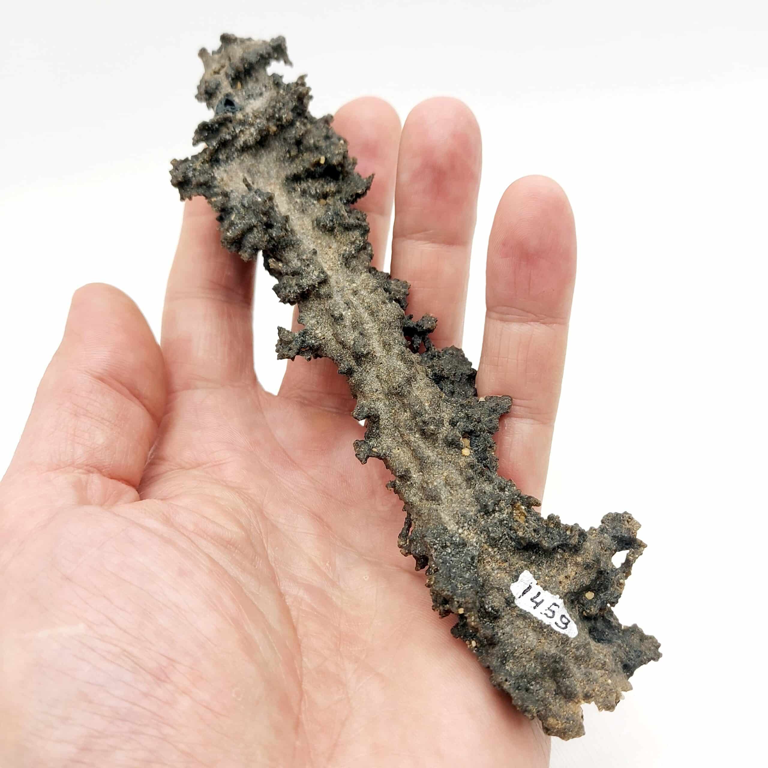 Léchatelierite (fulgurite) provenant du Niger.
