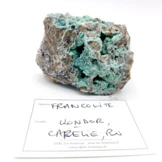 Francolite (staffélite), Mine Kovdor Zheleznyi, Mourmansk, Russie.