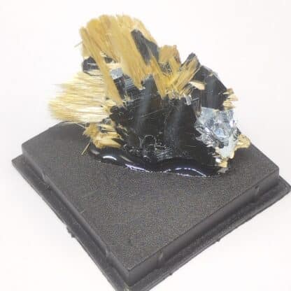 Rutile & Hématite, Novo Horizonte, Bahia, Brésil.