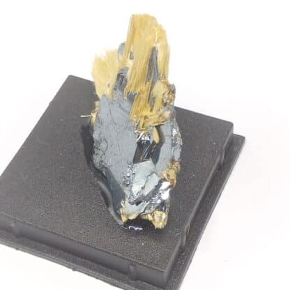 Rutile & Hématite, Novo Horizonte, Bahia, Brésil.