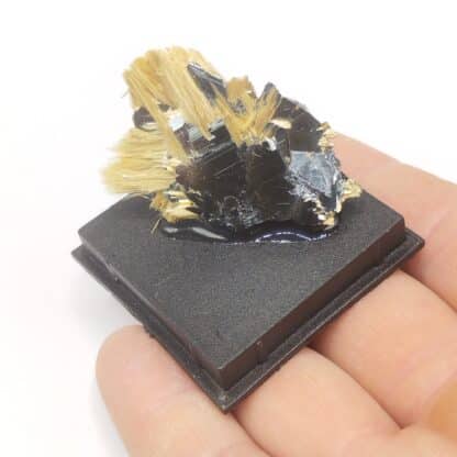 Rutile & Hématite, Novo Horizonte, Bahia, Brésil.