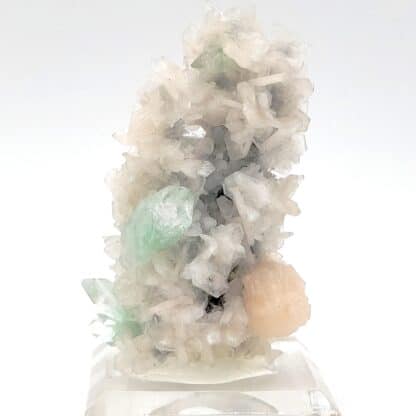 Fluorapophyllite, Stilbite, district de Pune, division de Pune, Maharashtra, Inde.