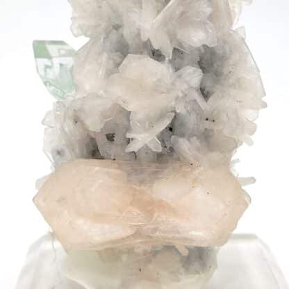 Fluorapophyllite, Stilbite, district de Pune, division de Pune, Maharashtra, Inde.