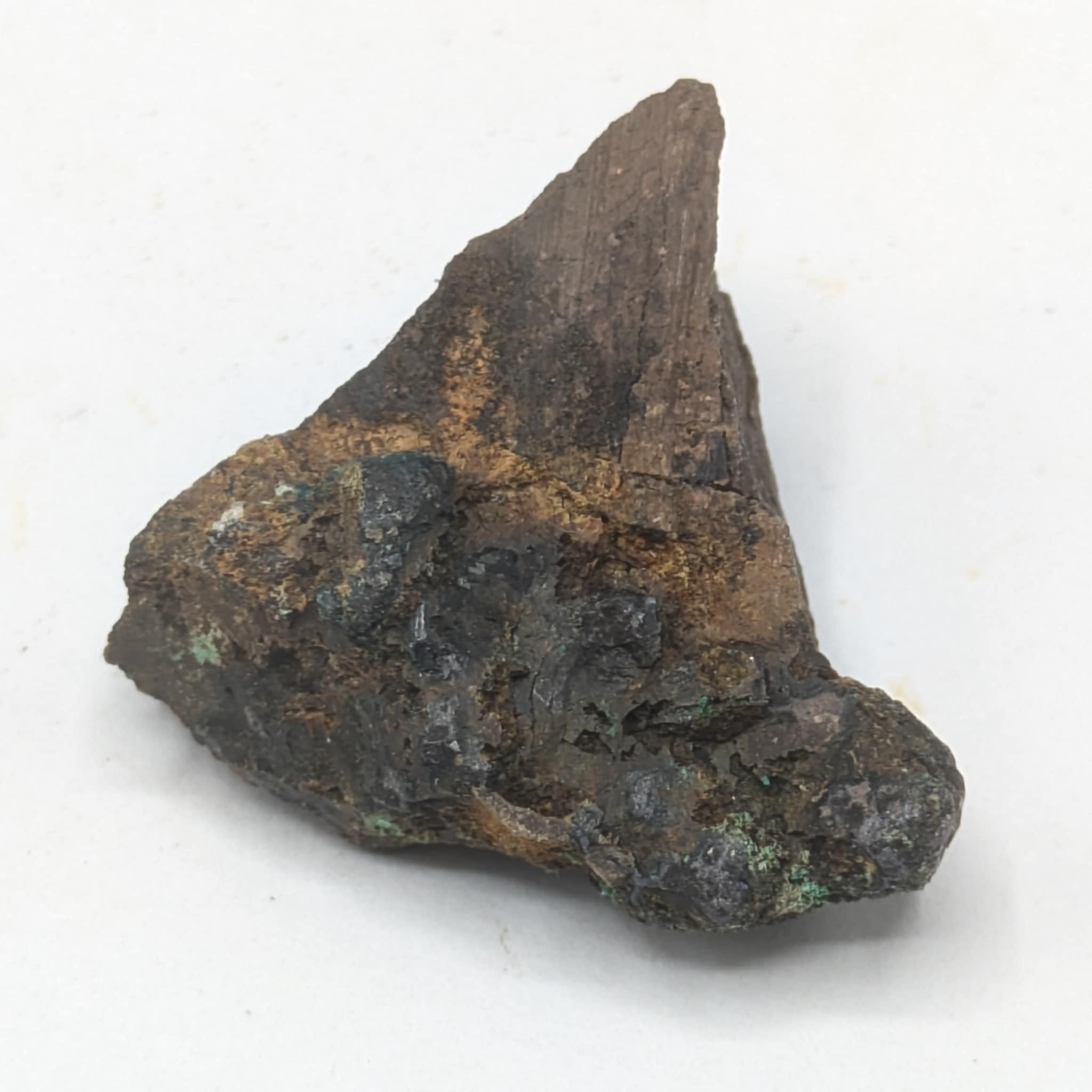 Cuivre natif & Cuprite, Clue de Roua, Daluis, Alpes-Maritimes.