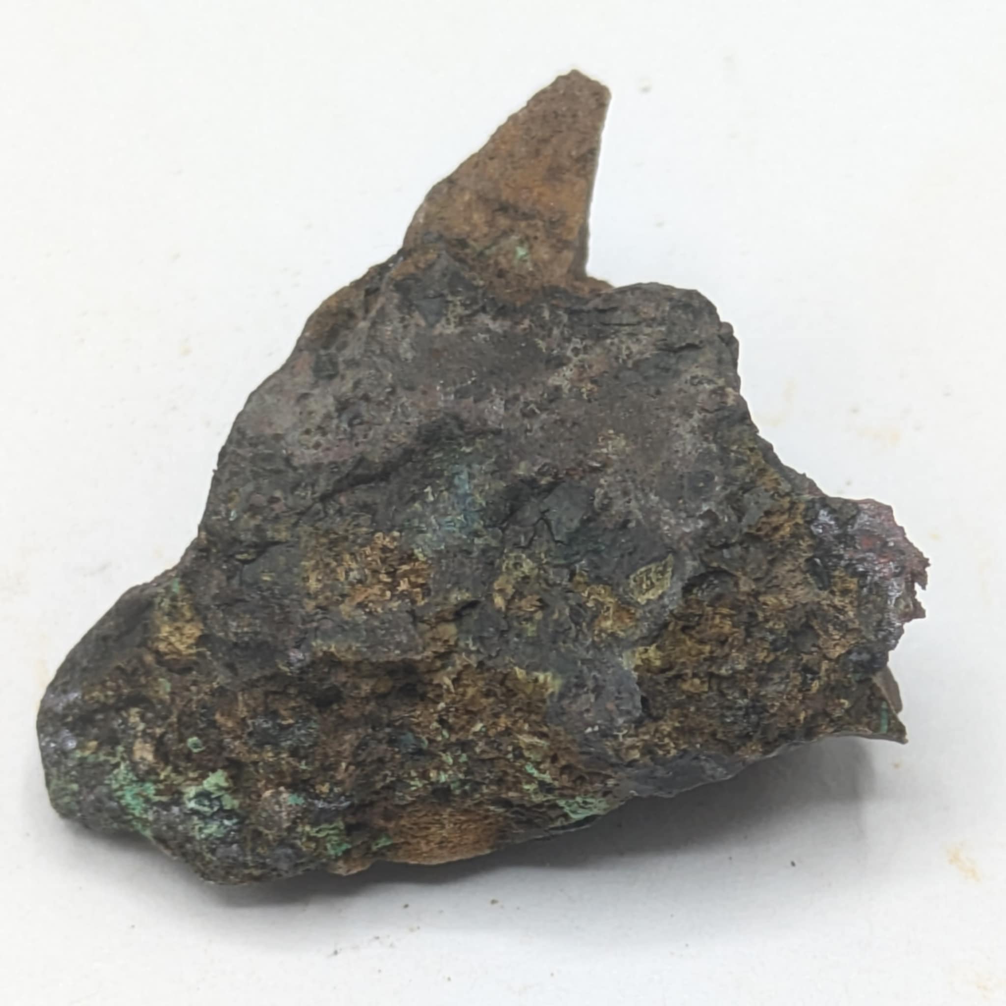 Cuivre natif & Cuprite, Clue de Roua, Daluis, Alpes-Maritimes.