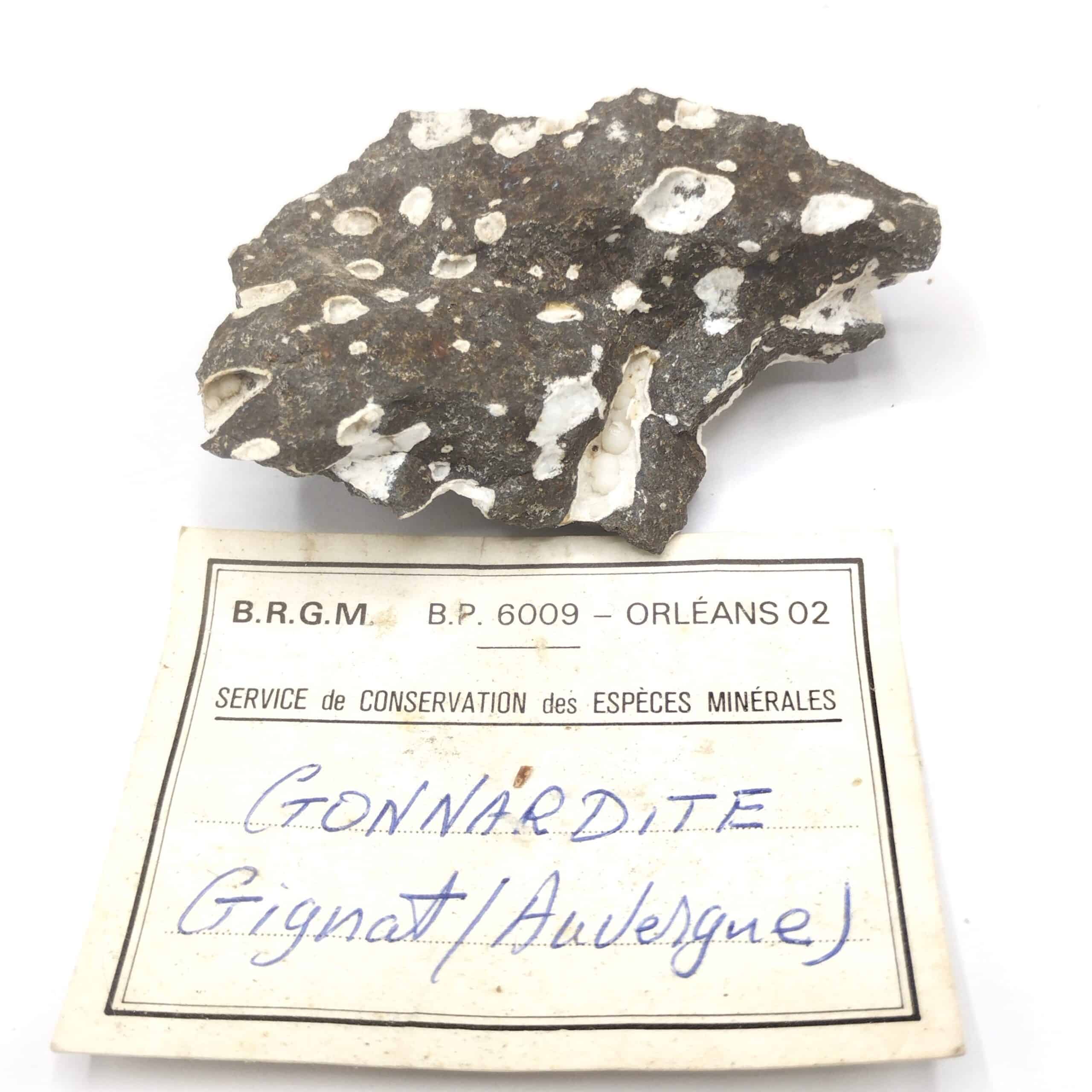 Gonnardite, Gignat, Puy-de-Dôme, Auvergne.