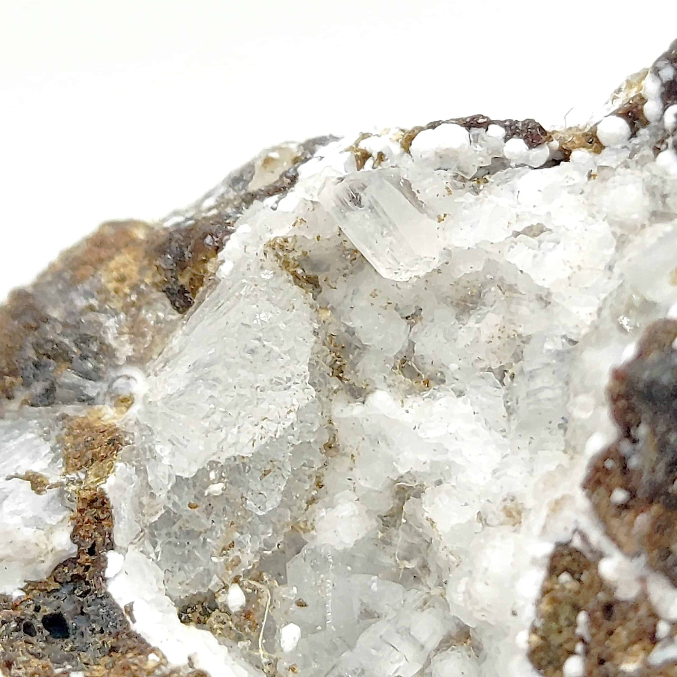 Hershelite (Chabazite-Na), Aci Castello, Catane, Sicile, Italie.