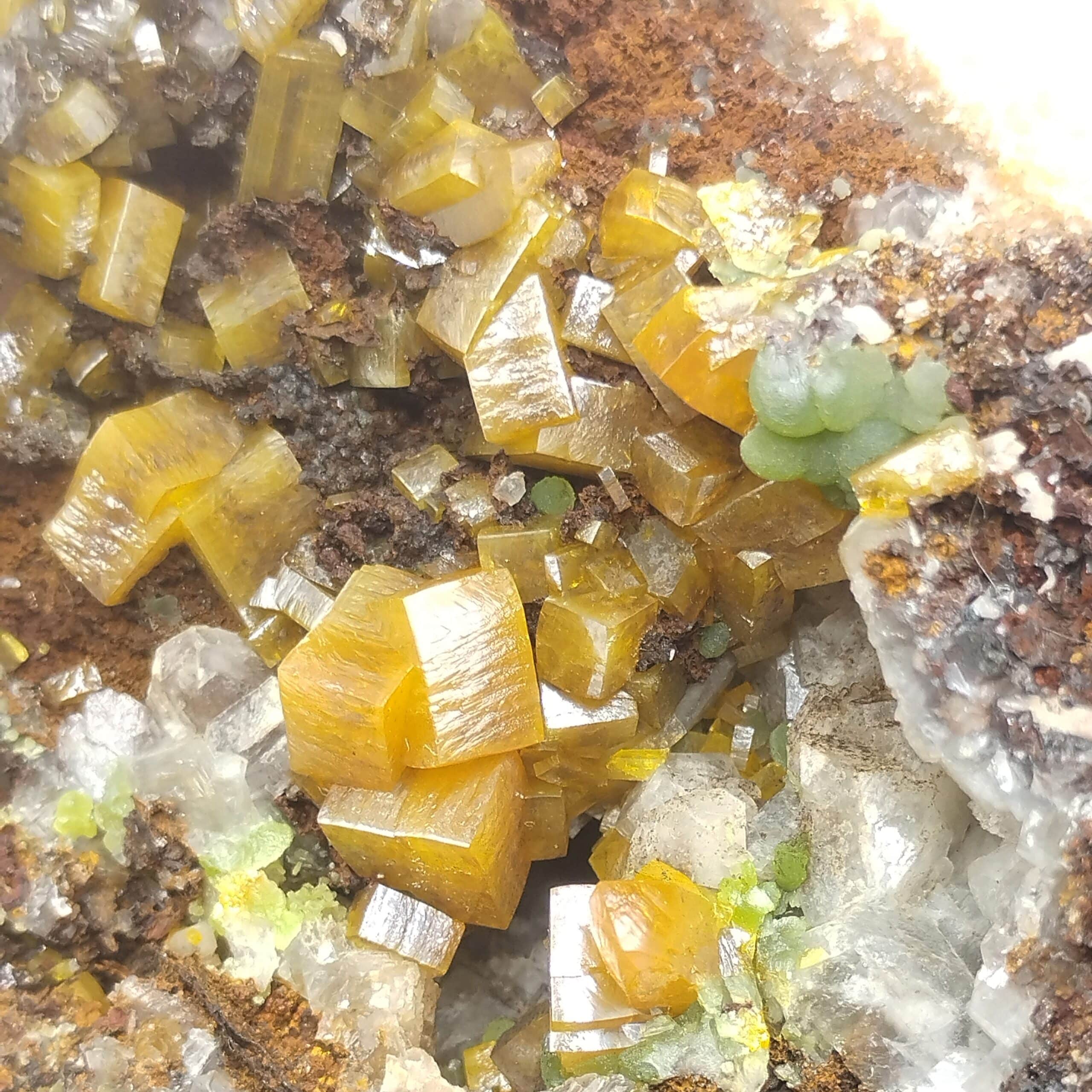 Wulfénite & Mimétite, Mine Ojuela, Mapimi, Mexique.