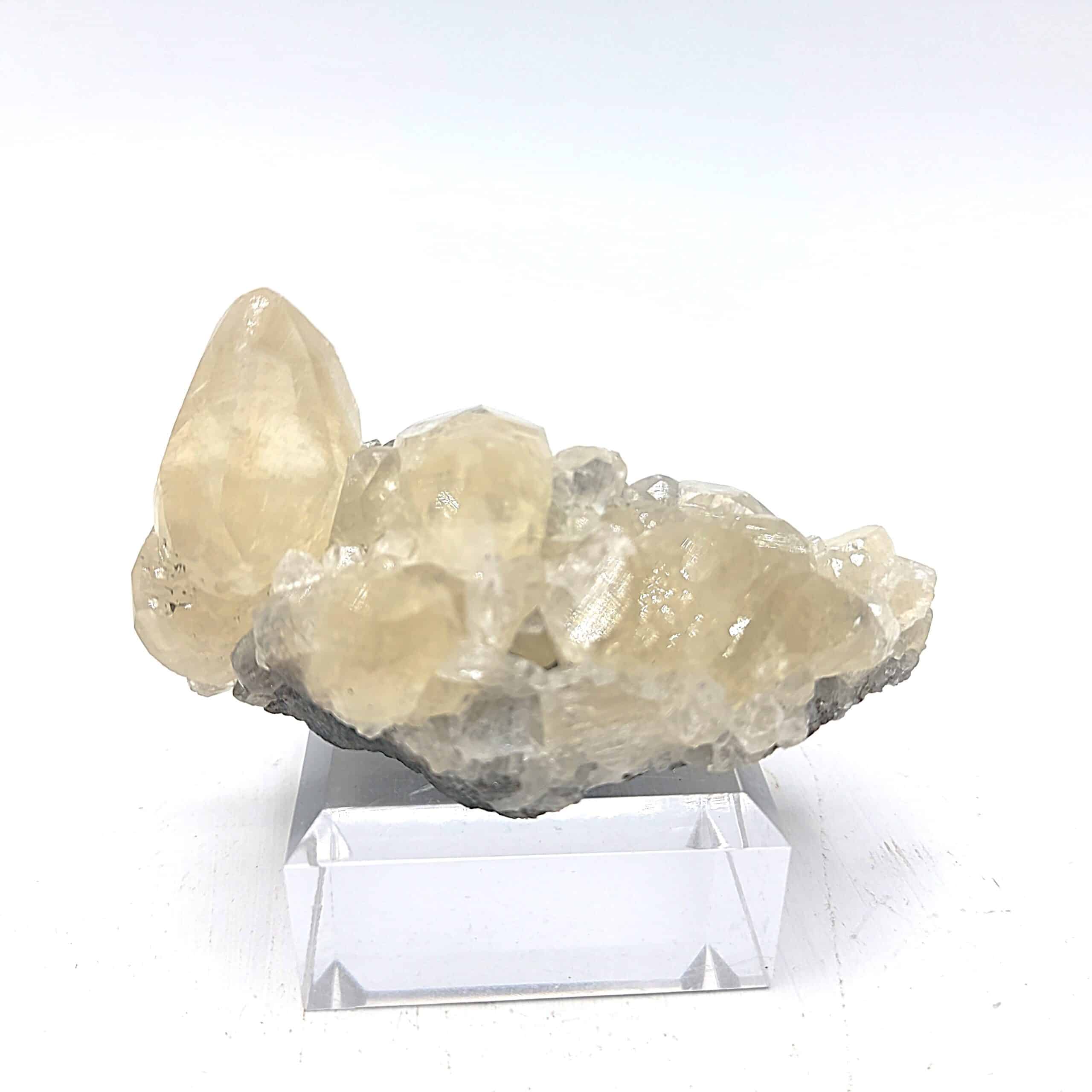 Calcite sur Sphalérite (blende), mine de Trèves, Gard.