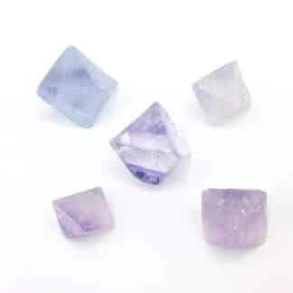 Fluorite (octaèdres de clivage), de provenance inconnue.