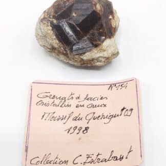 Grenat grossulaire, Massif du Quérigut, Ariège, Pyrénées.