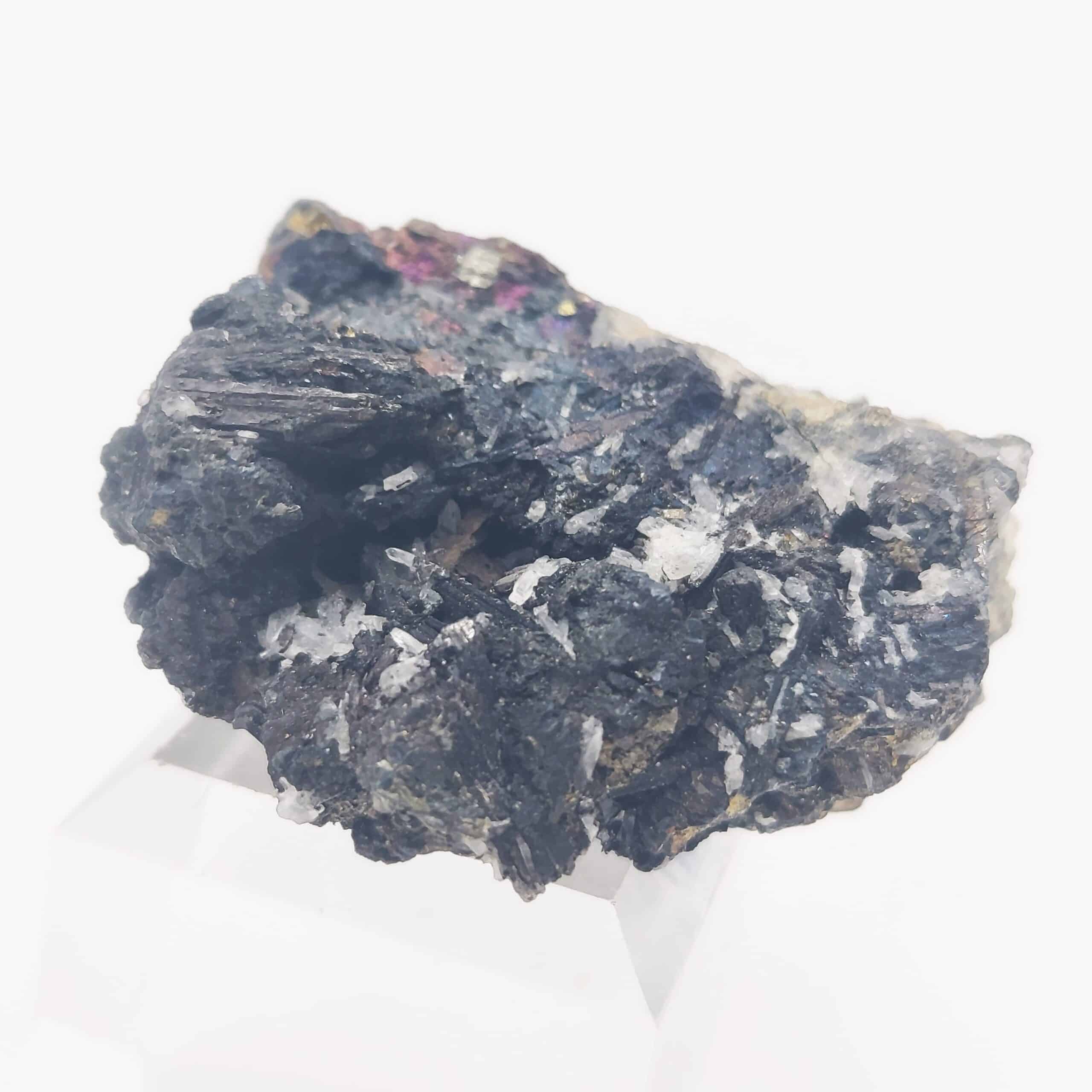 Bismuthinite, Chalcopyrite, Fowey Consols de Cornouailles, Royaume-Uni.