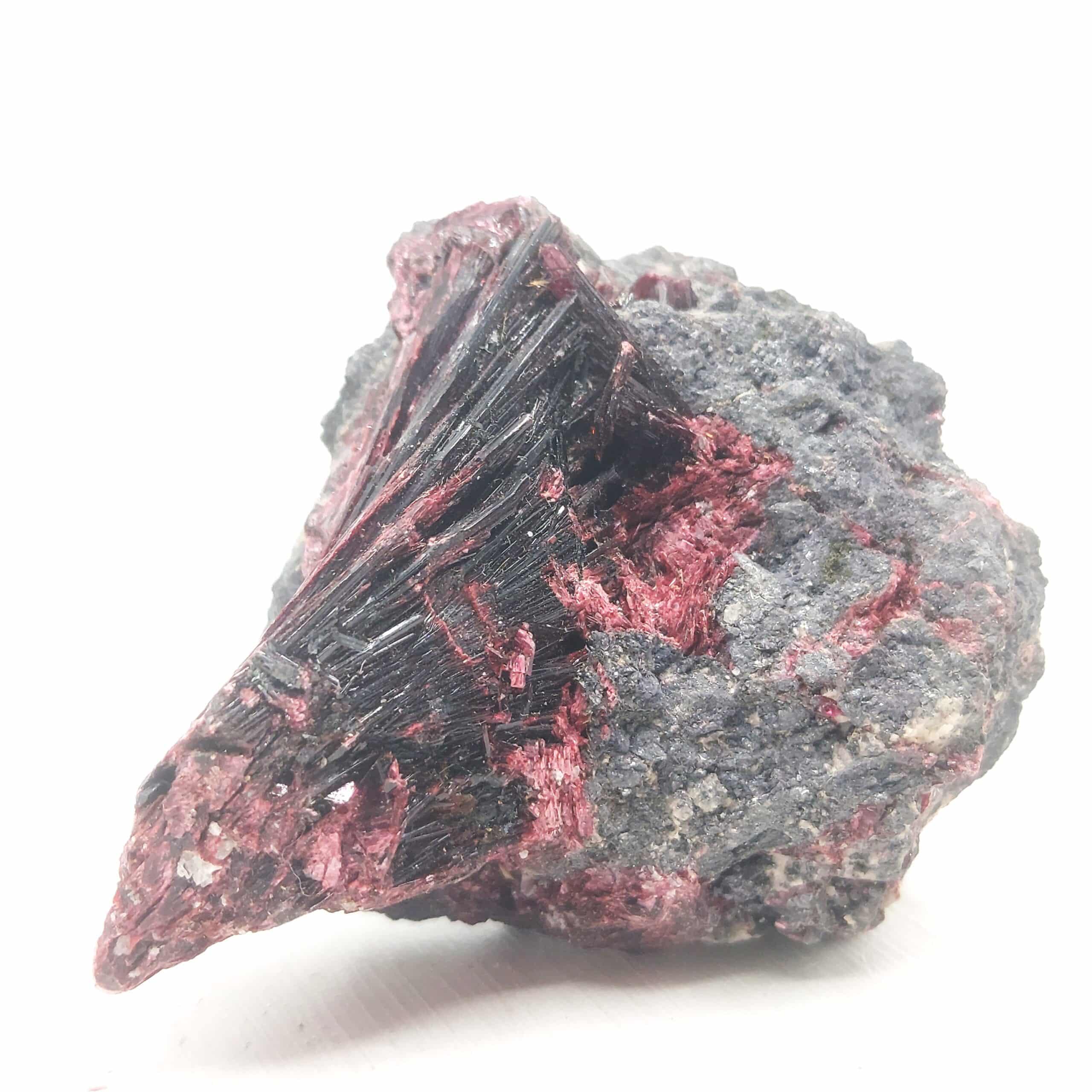 Erythrite, Mine de Bou Azzer, Ouarzazate, Maroc.