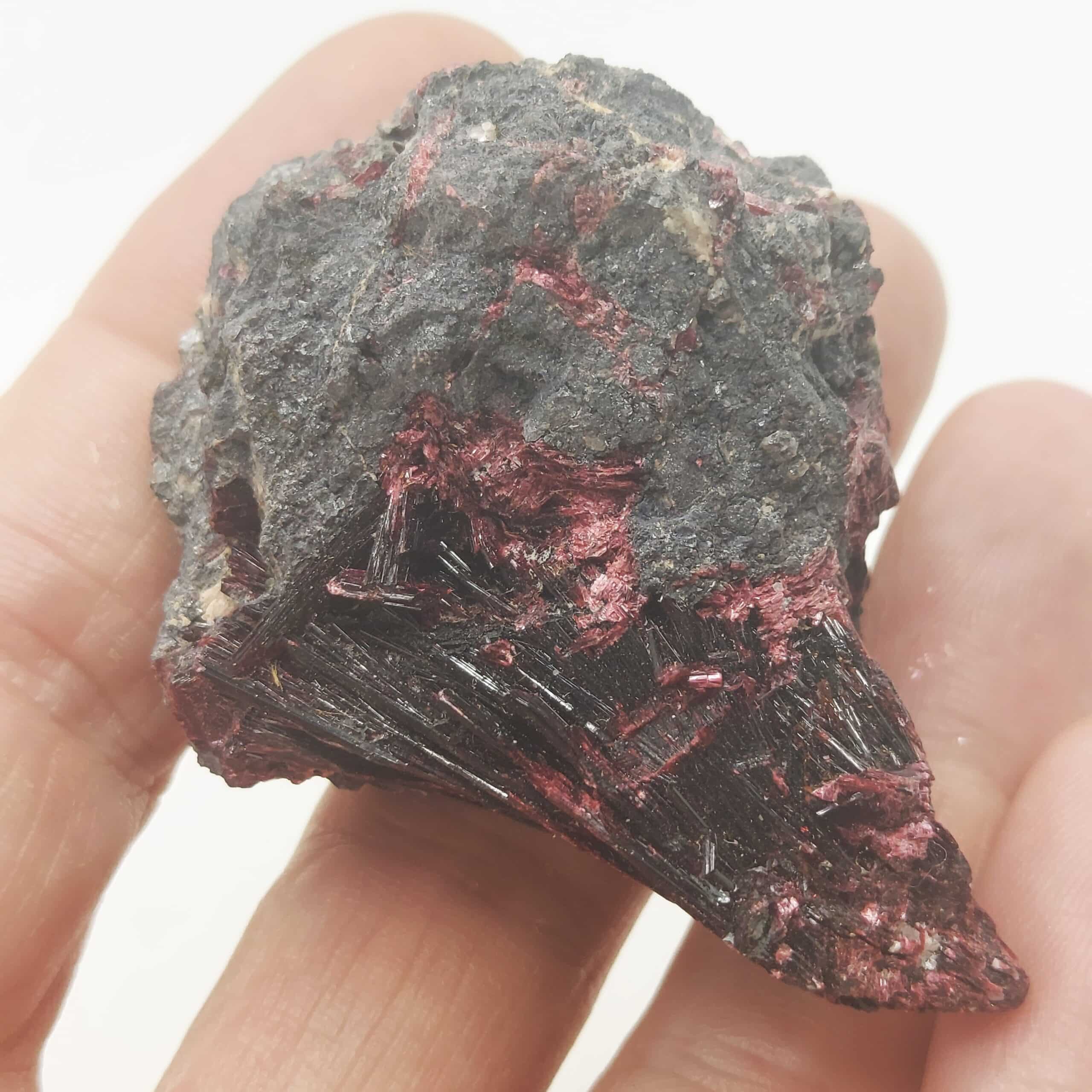 Erythrite, Mine de Bou Azzer, Ouarzazate, Maroc.
