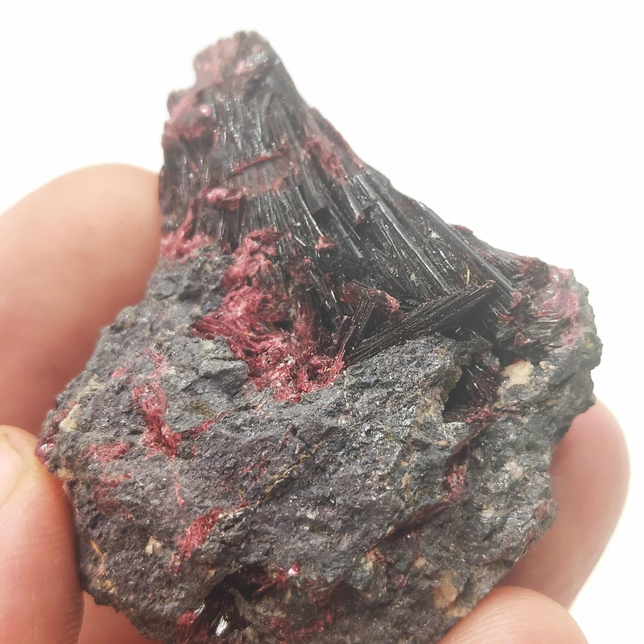 Erythrite, Mine de Bou Azzer, Ouarzazate, Maroc.