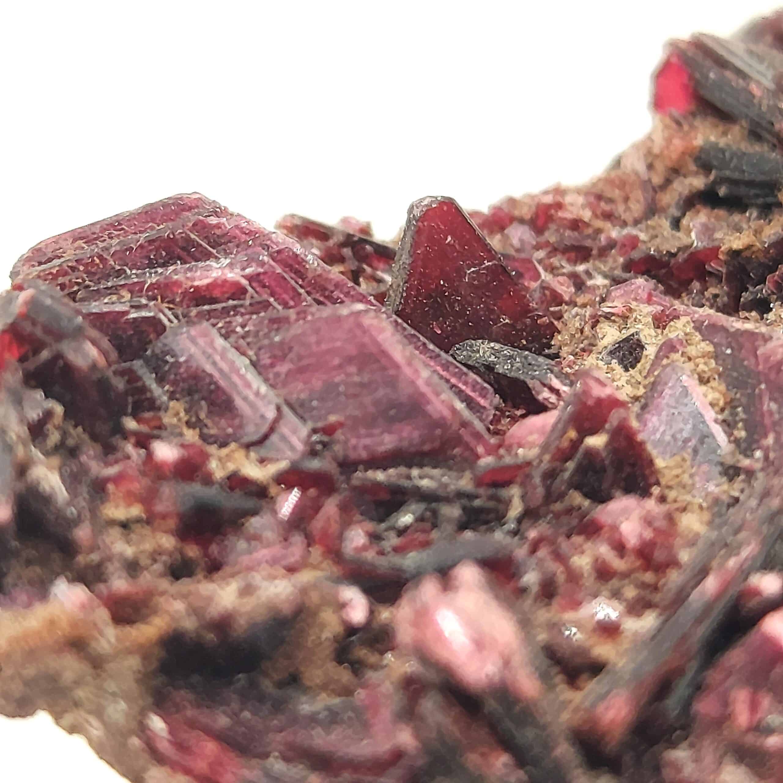 Erythrite, Mine de Bou Azzer, Ouarzazate, Maroc.
