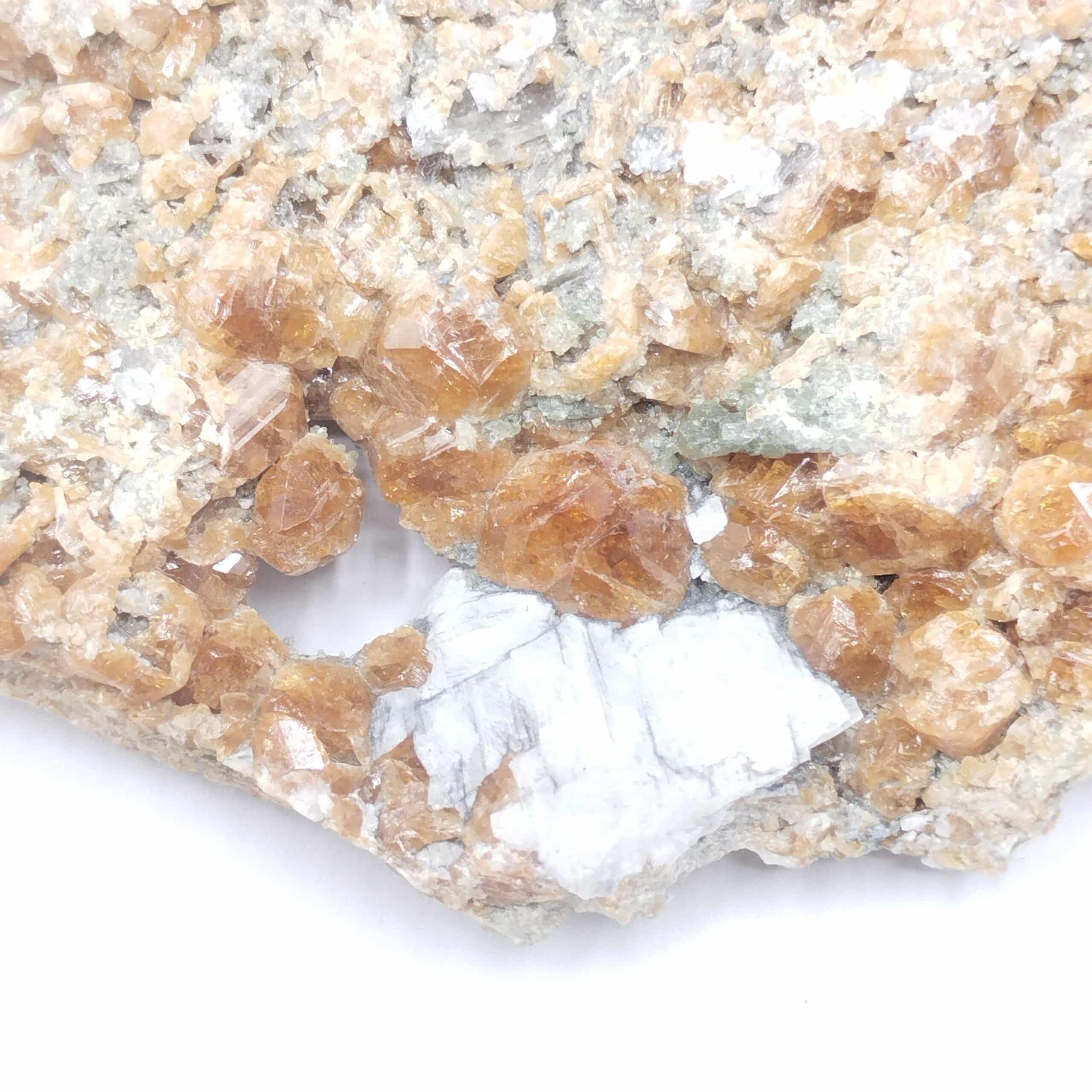 Grenat grossulaire, Pic de Baxouillade, Ariège, Pyrénées.