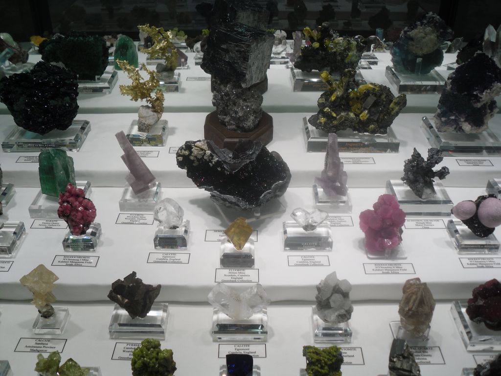 Vitrine d'exposition Mineralogical Association of Dallas (MAD).