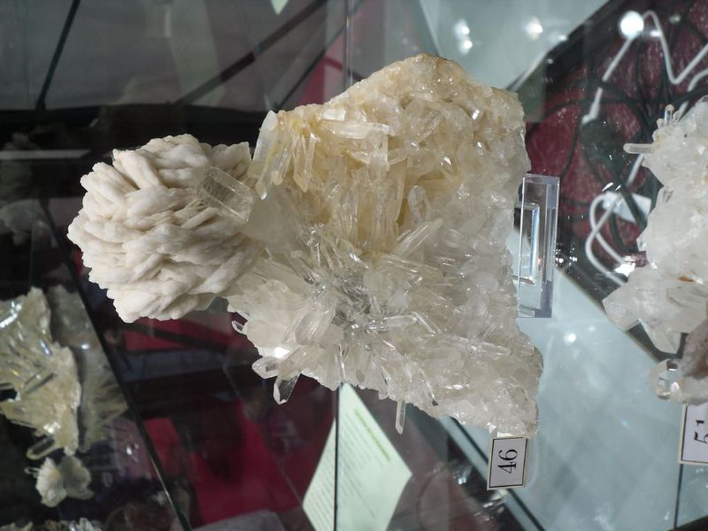 Barytine et quartz de la mine de La Gardette (Oisans).